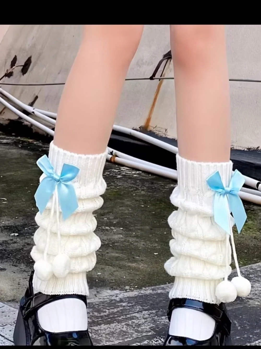 Knit Pom-Pom Bow Leg Warmers - White with Blue Bow